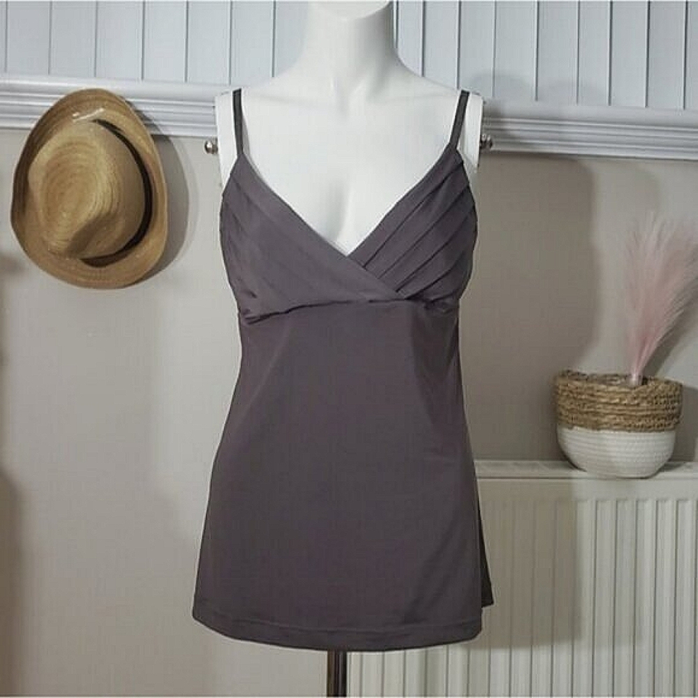 BANANA REPUBLIC Rare Silky Smooth Taupe V Neck Textured Cami